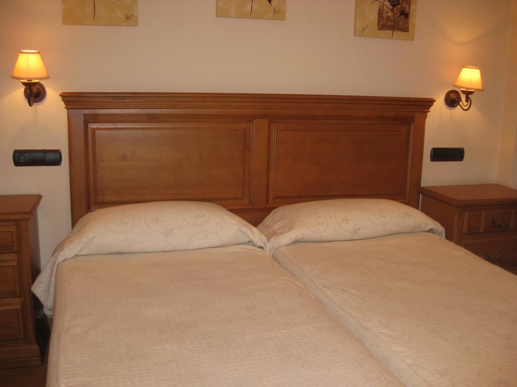 Puerta Del Sol Hotel Ciudad Rodrigo Room photo