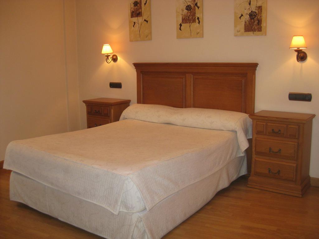 Puerta Del Sol Hotel Ciudad Rodrigo Room photo