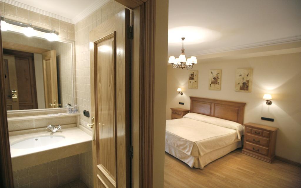 Puerta Del Sol Hotel Ciudad Rodrigo Room photo